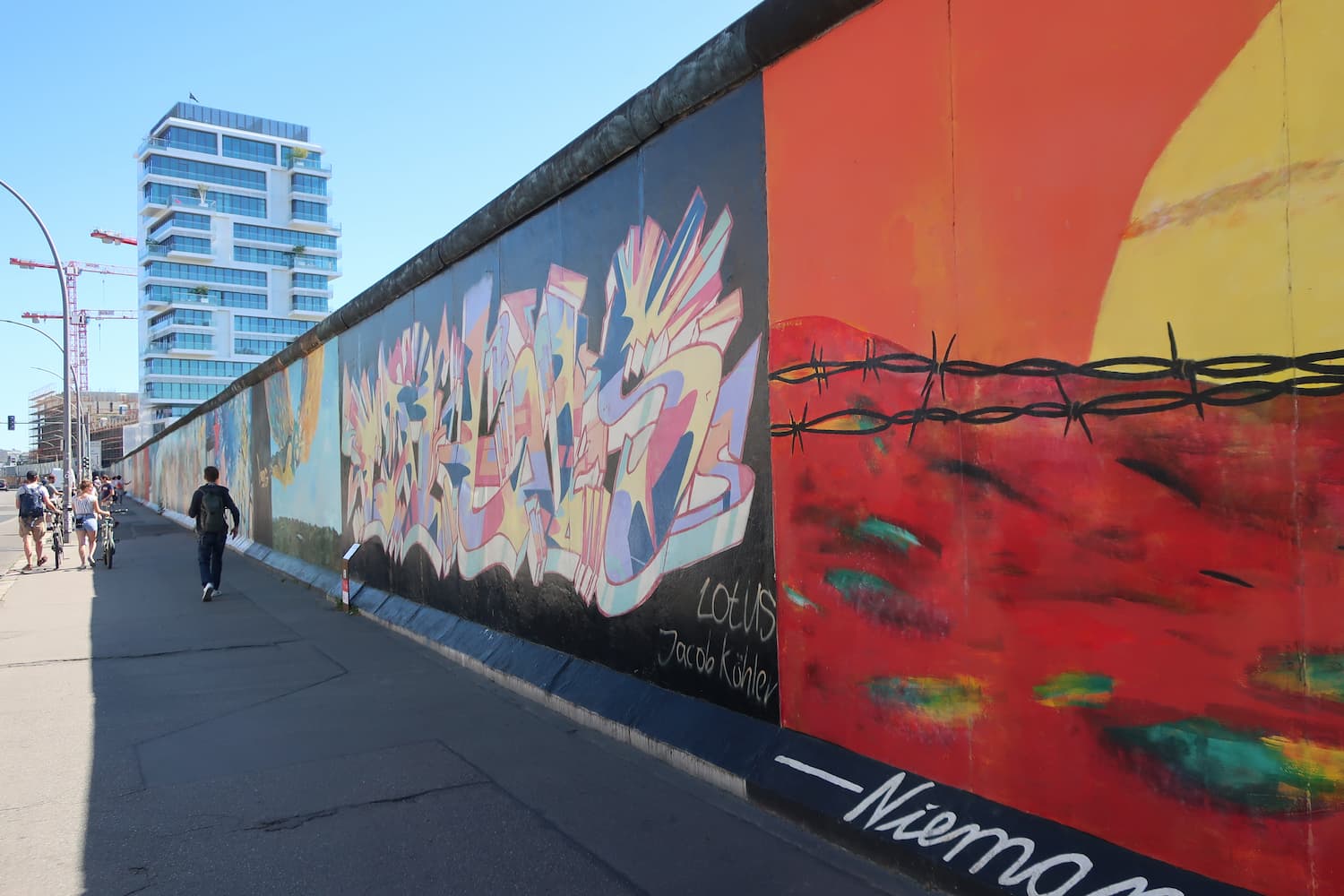ベルリンの壁を観光で楽しもう「イーストサイドギャラリー」
