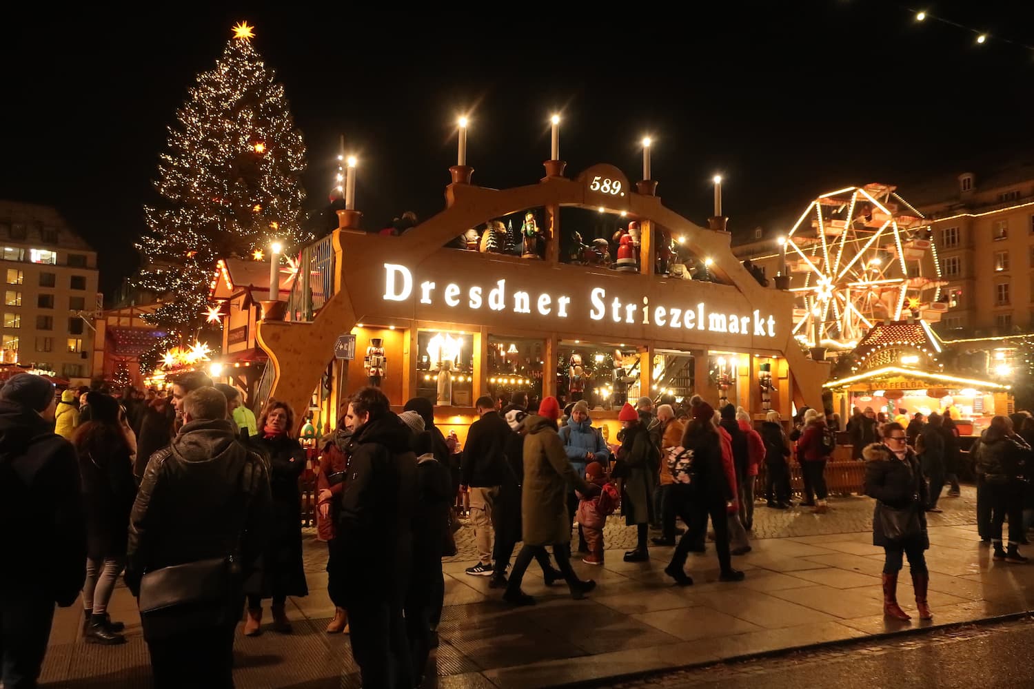 ドレスデンのクリスマスマーケット「シュトリーツェルマルクト」の魅力と、2024年のスケジュール