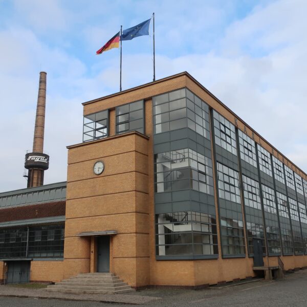 世界遺産に指定されている工場。モダニズム建築の原点「ファグス工場」